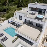 Oasis וילה טרוגיר