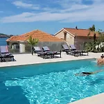 Oasis * טרוגיר