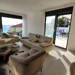 וילה Oasis טרוגיר