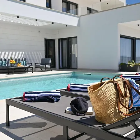 Oasis Villa